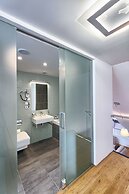 Karlin Residence by TKC