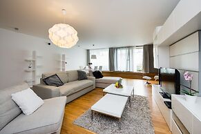 Karlin Residence by TKC