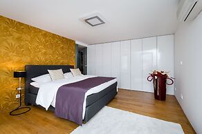 Karlin Residence by TKC