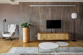 Karlin Residence by TKC