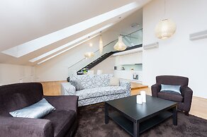 Karlin Residence by TKC