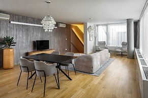 Karlin Residence by TKC