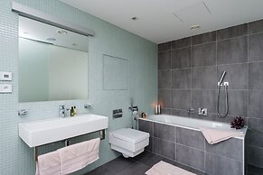 Karlin Residence by TKC