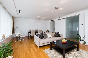 Karlin Residence by TKC