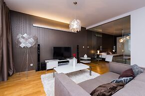 Karlin Residence by TKC