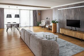 Karlin Residence by TKC
