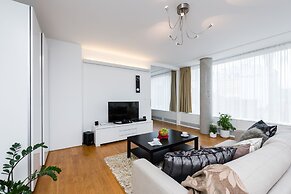 Karlin Residence by TKC