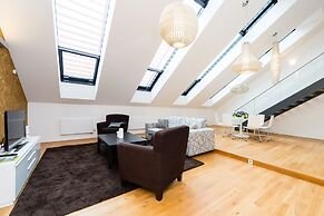 Karlin Residence by TKC