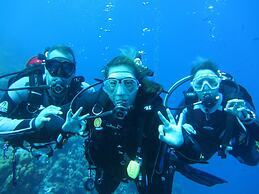 Coral Paradise Resort