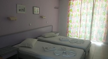 Lagonas Beach Hotel