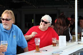 Tavern on the Bay Hotel & Marina