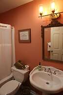 Tavern on the Bay Hotel & Marina