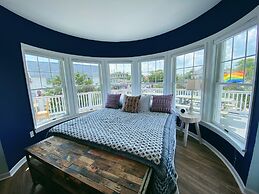 Tavern on the Bay Hotel & Marina