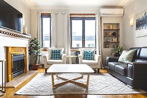 MTLVacationrentals-The MTLVR Kisses