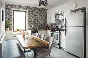 MTLVacationrentals-The MTLVR Kisses