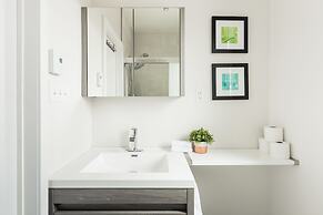 MTLVacationrentals-The MTLVR Kisses