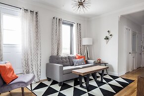 MTLVacationrentals-The MTLVR Kisses