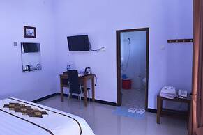 Malang Hill Gallery & Homestay