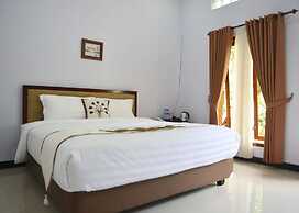 Malang Hill Gallery & Homestay