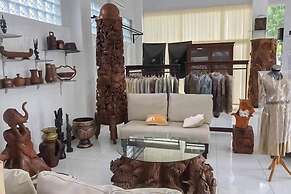 Malang Hill Gallery & Homestay