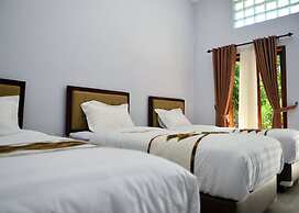 Malang Hill Gallery & Homestay