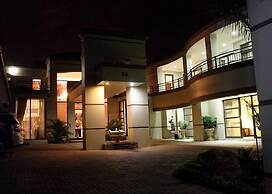 Casa Flora Guesthouse