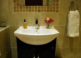 Casa Flora Guesthouse