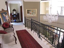 Casa Flora Guesthouse