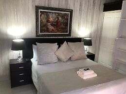 Casa Flora Guesthouse