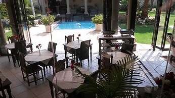 Casa Flora Guesthouse