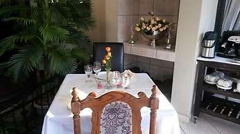 Casa Flora Guesthouse