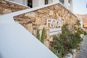 Far Out Hotel & Spa