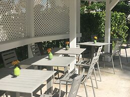 South Fleetwood Grace Bay