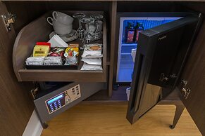 Les Diamants Spanish Steps Suite