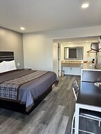 Continental Inn & Suites Nacogdoches TX / SFA  University/Downtown