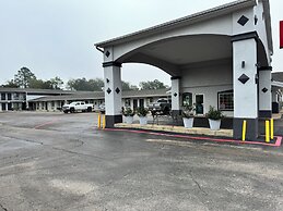 Continental Inn & Suites Nacogdoches TX / SFA  University/Downtown