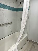 Continental Inn & Suites Nacogdoches TX / SFA  University/Downtown