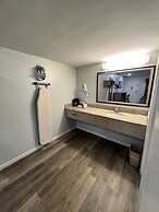 Continental Inn & Suites Nacogdoches TX / SFA  University/Downtown