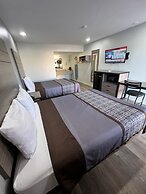 Continental Inn & Suites Nacogdoches TX / SFA  University/Downtown