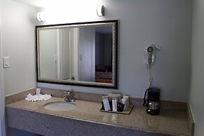 Continental Inn & Suites Nacogdoches TX / SFA  University/Downtown