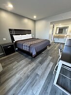 Continental Inn & Suites Nacogdoches TX / SFA  University/Downtown