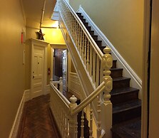 The Melva Inn - Harlem