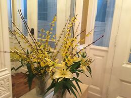 The Melva Inn - Harlem