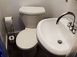 The Melva Inn - Harlem