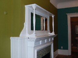 The Melva Inn - Harlem