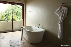 Bravo Resorts - Munting Paraiso