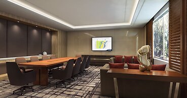Quest Plus Conference Center, Clark