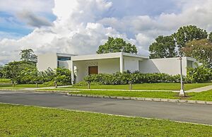 Quest Plus Conference Center, Clark