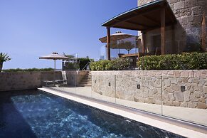 Bellevue On The Beach Suites