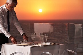 Bellevue On The Beach Suites